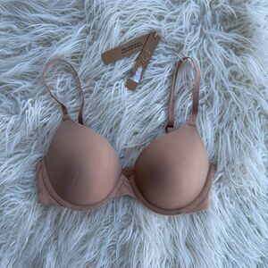 Skims Fits Everybody T-shirt Bra Ochre Size 32C